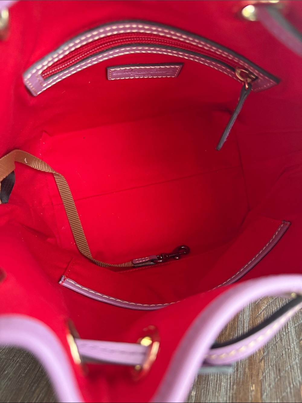 Dooney & Bourke lilac leather bucket bag - Picture 11 of 12